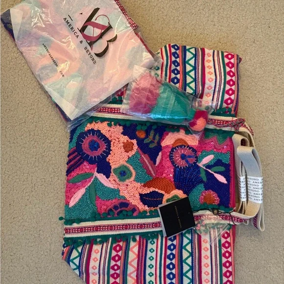 America & Beyond bag new - Picture 2 of 4